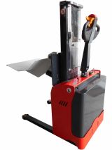Electric pedestrian stacker equipped of reels cradle with hydraulic tilting
